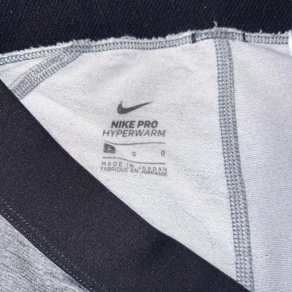 Nike Gray And Black Leggings - image 4